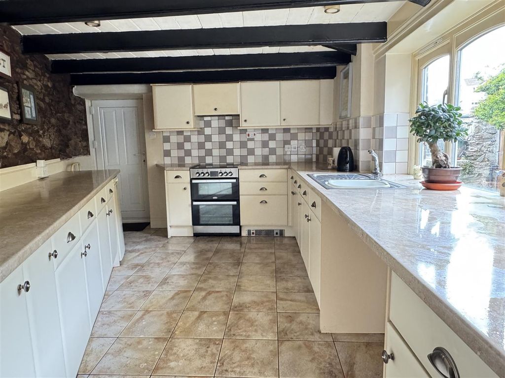 Property photo 2 of 39 Kitchen