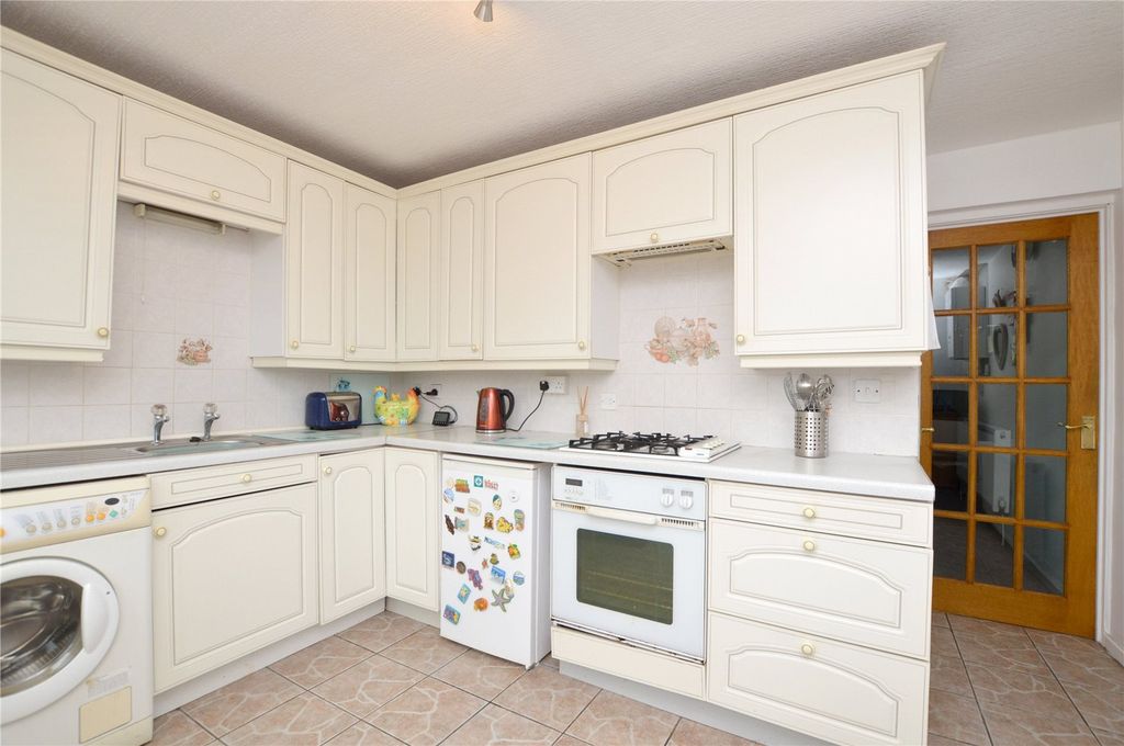 Property photo 3 of 19 Picture No. 12