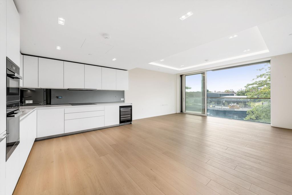 Property photo 1 of 19 Image