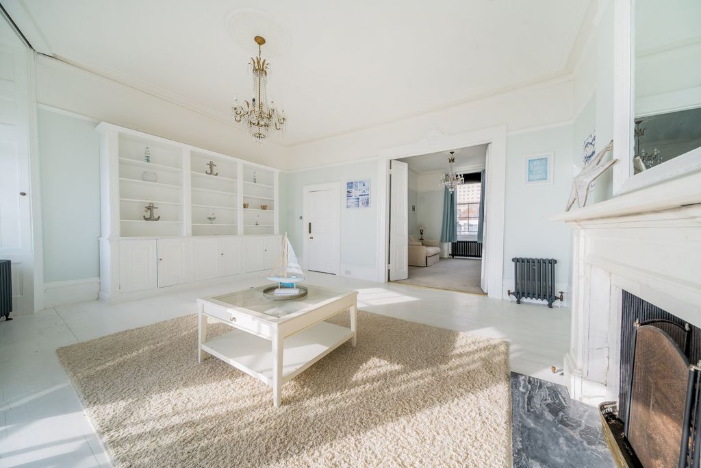 Additional image 11 of 7 bed terraced house for saleRoyal Crescent, Brighton, East Sussex BN2