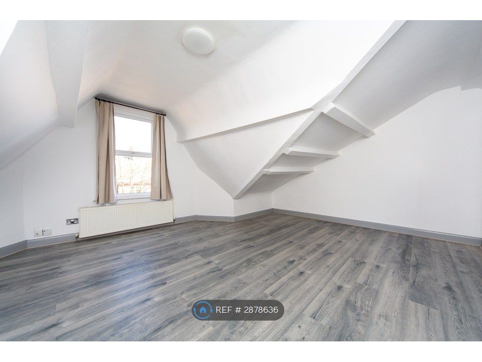 Property photo 2 of 15 Lounge (Photo 2)