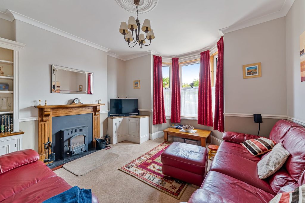 Property photo 2 of 33 Gallery