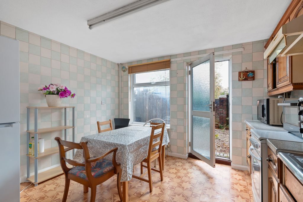 Property photo 2 of 9