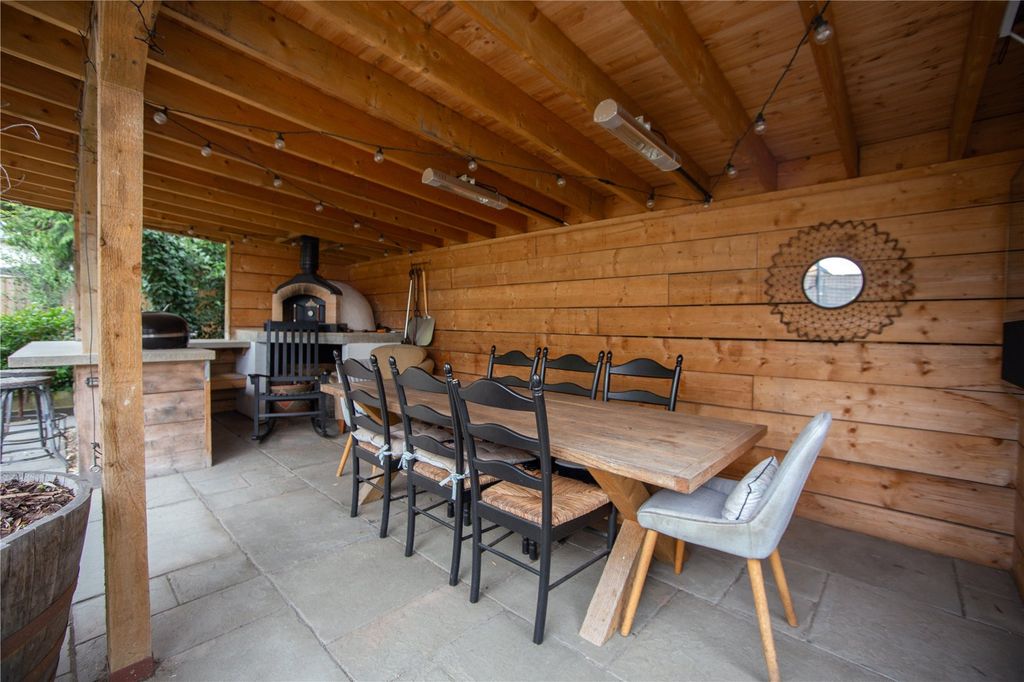 Property photo 3 of 29 Picture No. 15