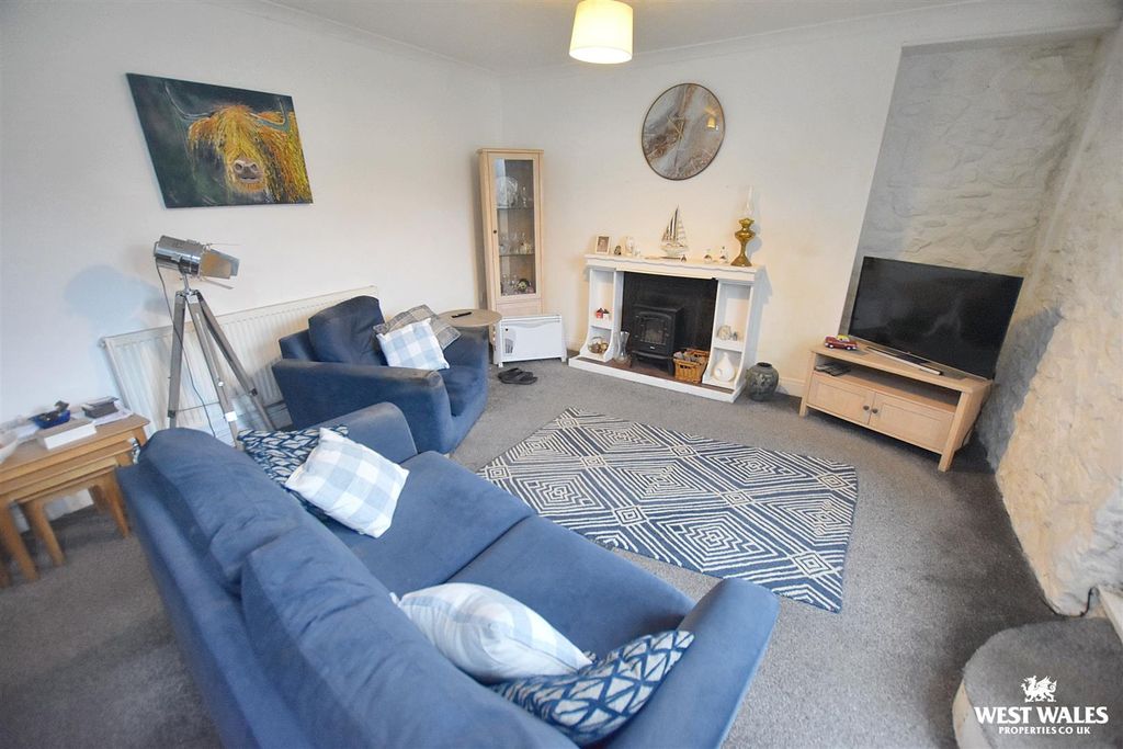 Property photo 2 of 13 6 (22).Jpg