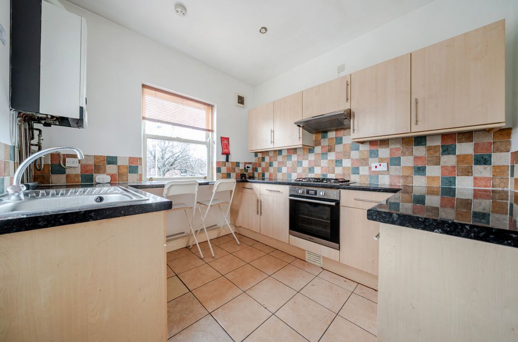 Property photo 3 of 12 1393811-2-6941382...