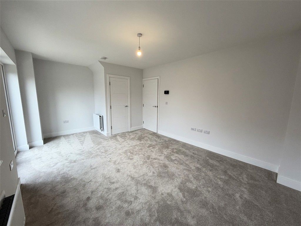 Property photo 1 of 12 Lounge