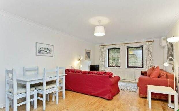 Property photo 2 of 8