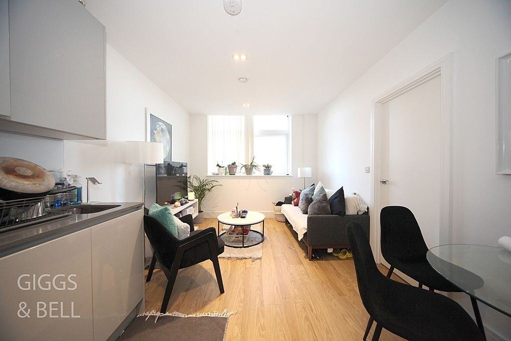 Property photo 3 of 9 1878503