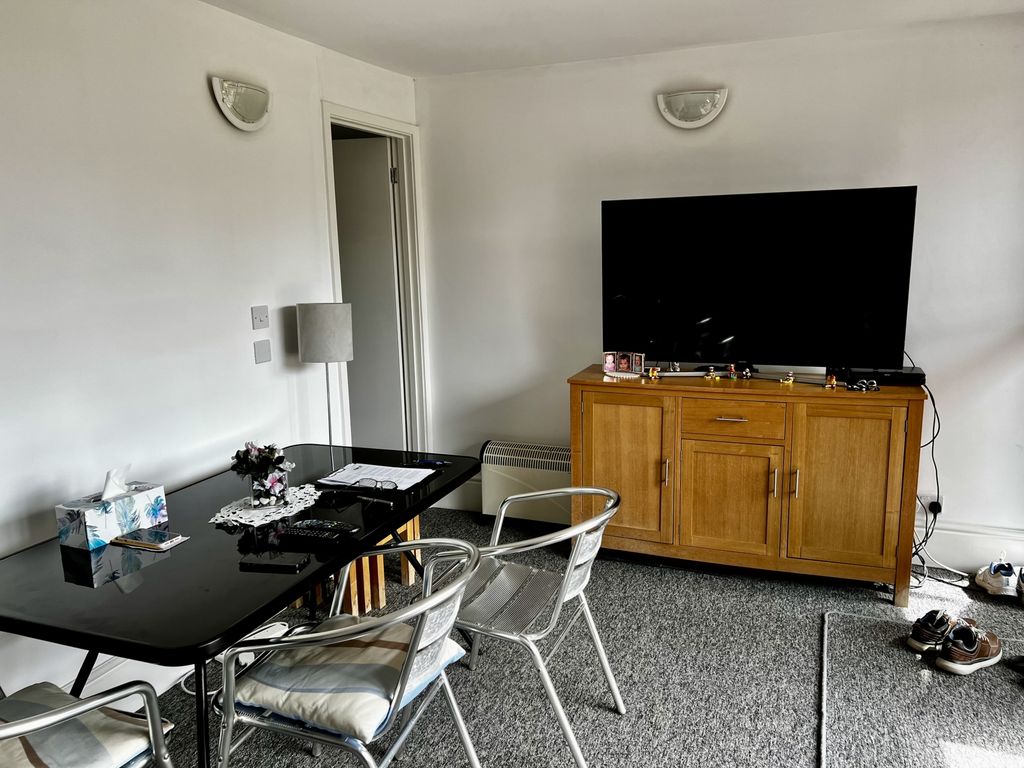 Property photo 3 of 17 Photo 13