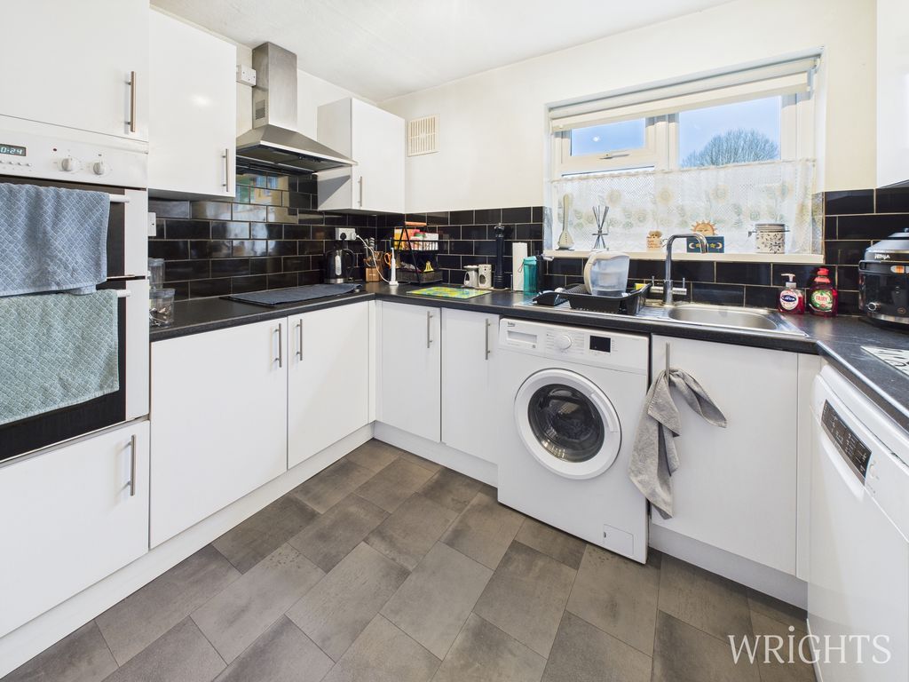Property photo 2 of 6 Cam02796G0-Pr0380-Still002