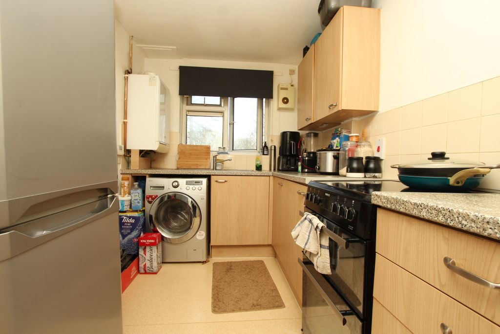 Property photo 3 of 5 Kitchen