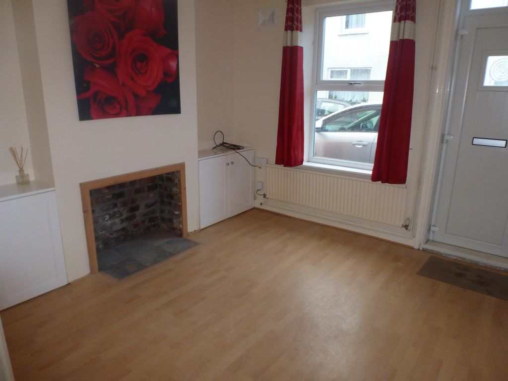 Property photo 3 of 14 Living Room