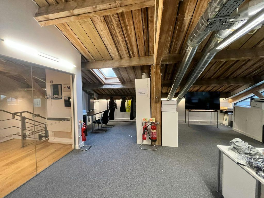 Property photo 3 of 8 2.Jpg