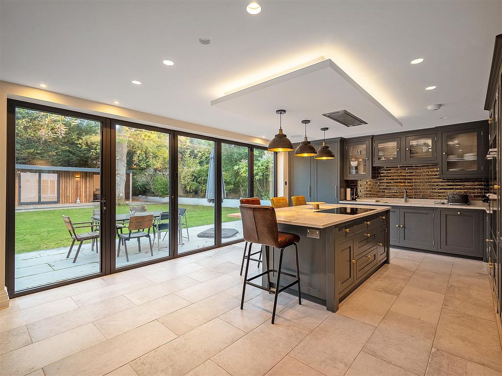 Property photo 3 of 30