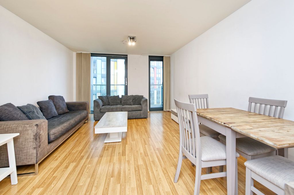 Property photo 2 of 10