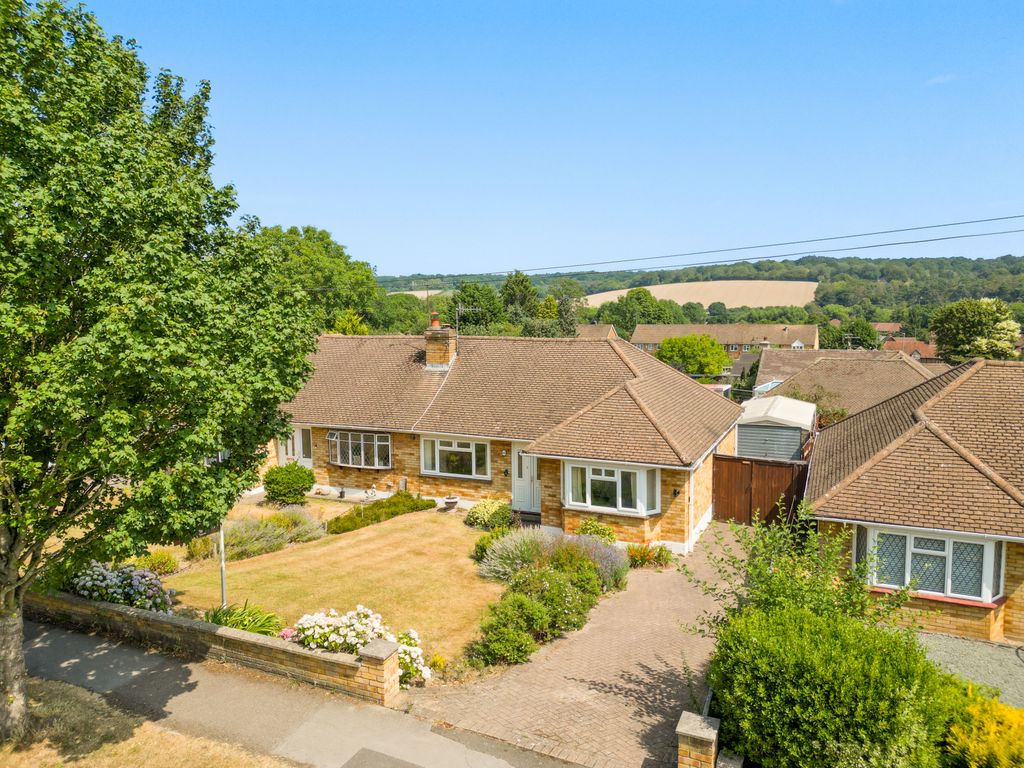 Property photo 1 of 22 Covert Road, Northchurch, Berkhamsted