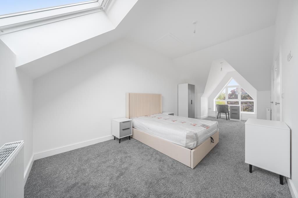 Property photo 3 of 10 Bedroom