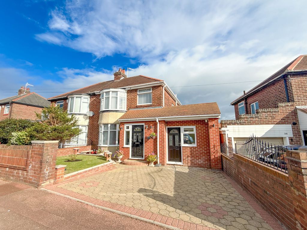 Property photo 1 of 12 External