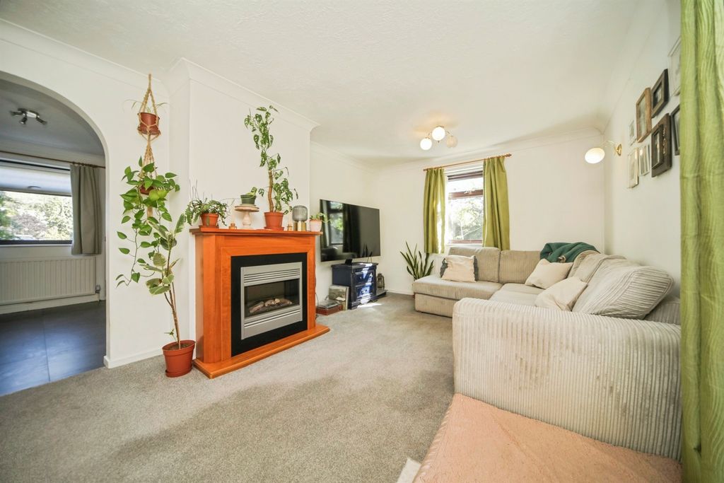 Property photo 3 of 14