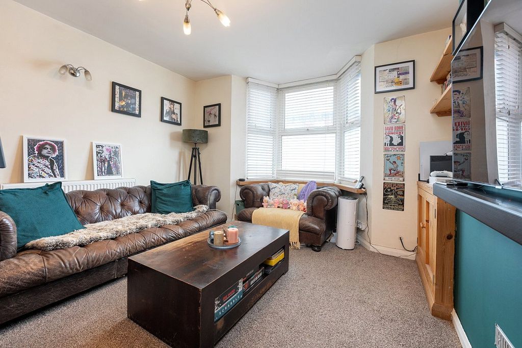 Property photo 1 of 15 Picture No. 12