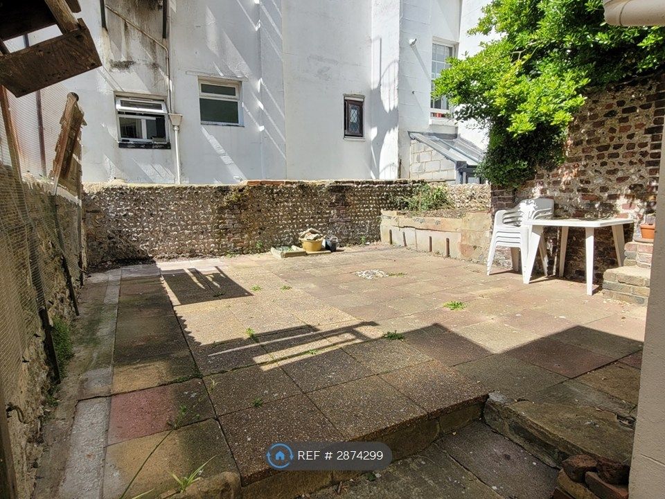 Property photo 1 of 15 Patio Garden