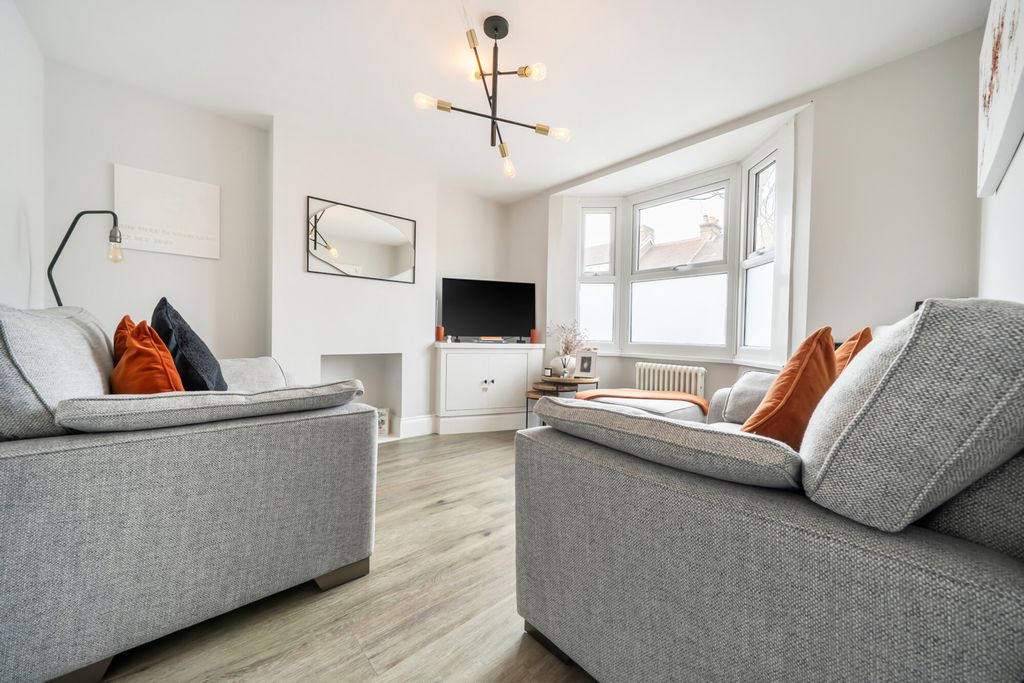 Property photo 2 of 26 Reception Room