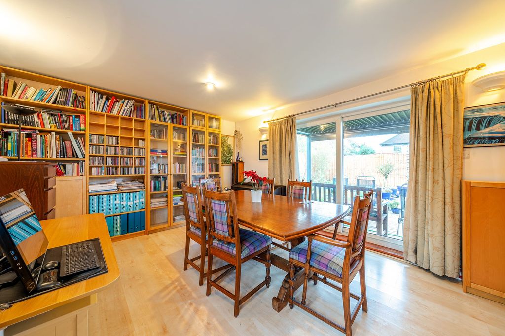 Property photo 3 of 17