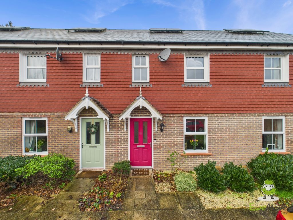 Property photo 1 of 14 Ewemove Estate Agents Basingstoke - Chilworth Way