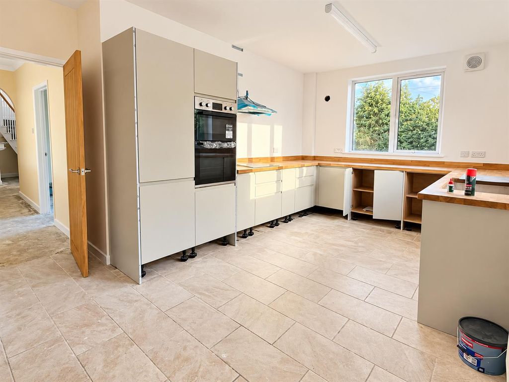 Property photo 2 of 23 Kitchen