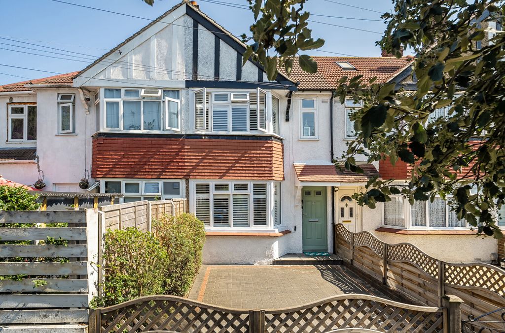 Property photo 1 of 21 External View