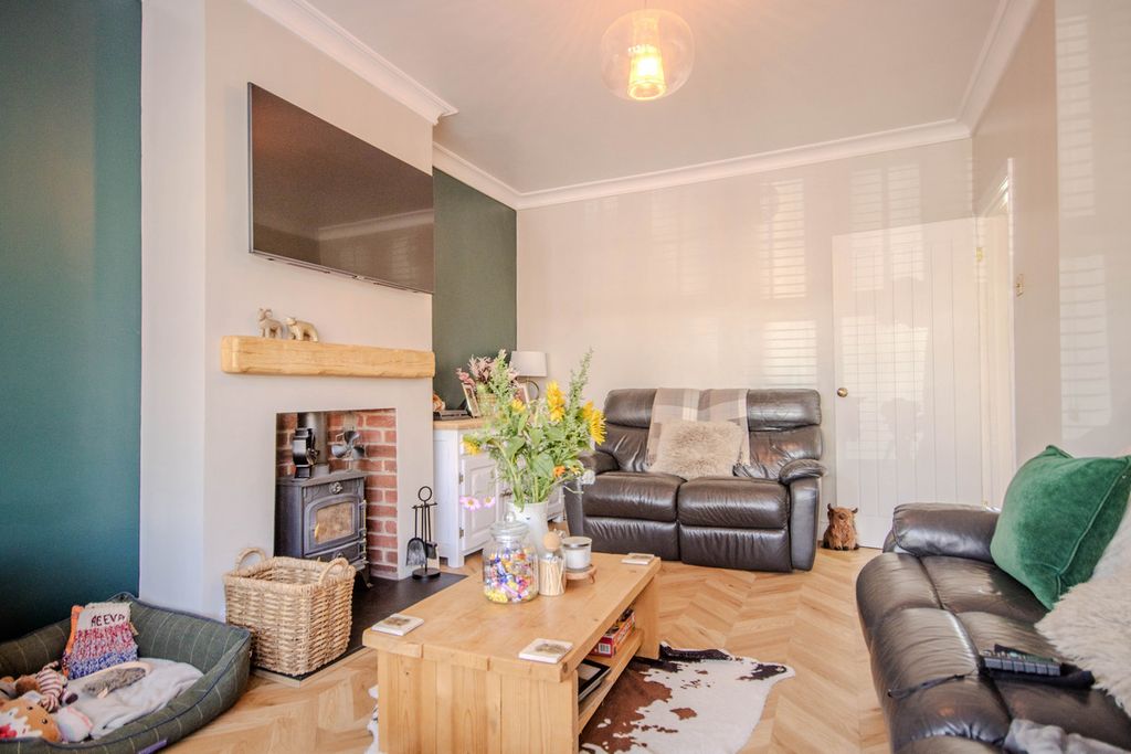 Property photo 2 of 19