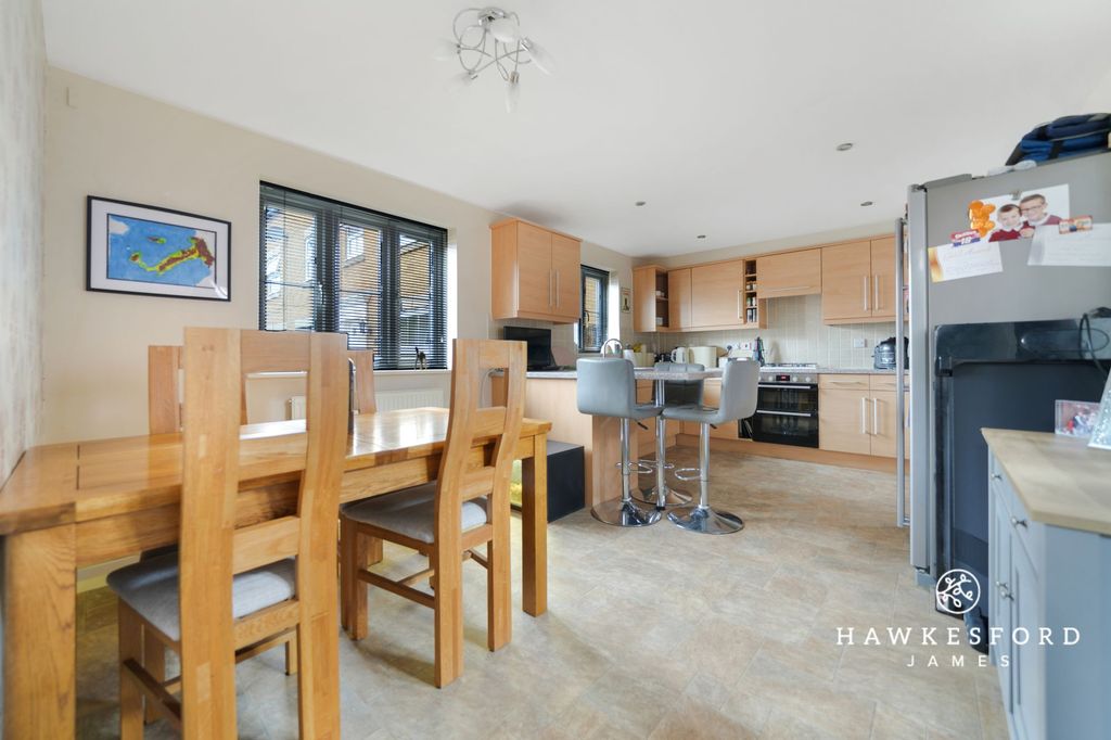 Property photo 3 of 21 Monarch Drive, Sittingbourne - Kitchen/Diner