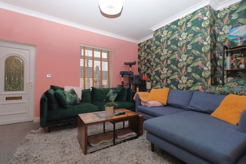 Property photo 2 of 21 Lounge