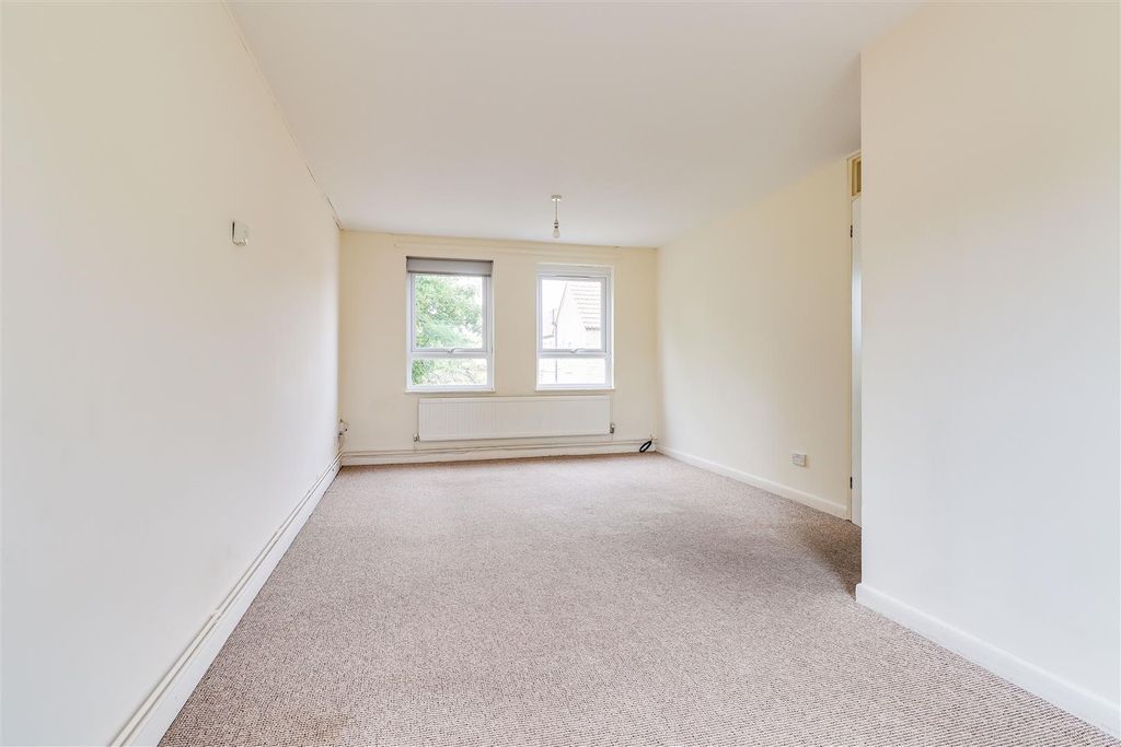 Property photo 2 of 12 Img (5).Jpg