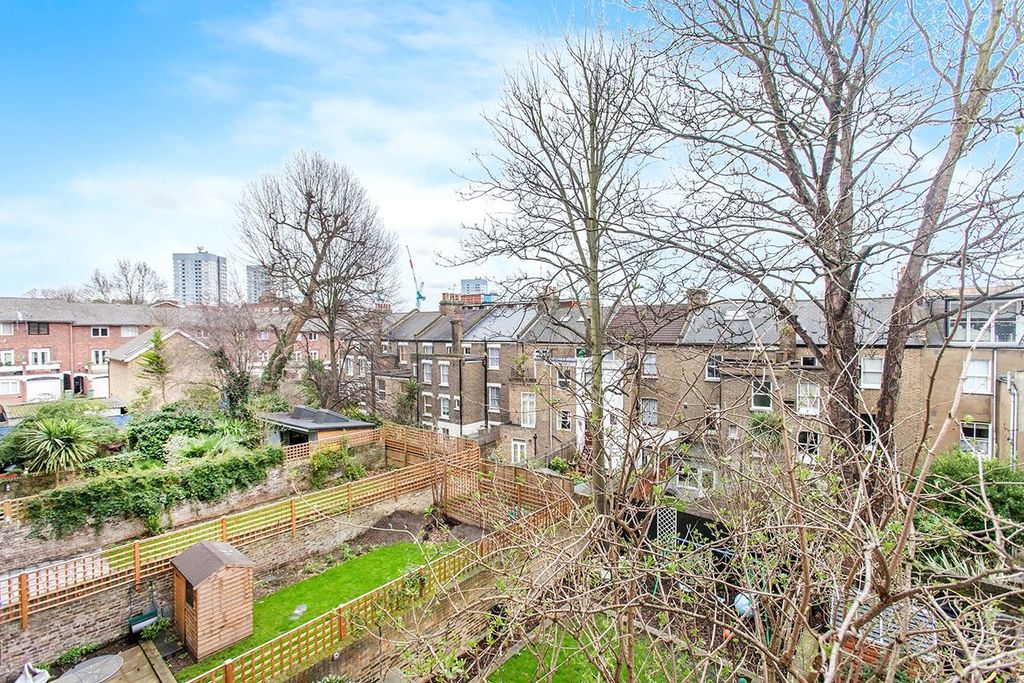 Property photo 3 of 7 Fff, 25 Birchington 2