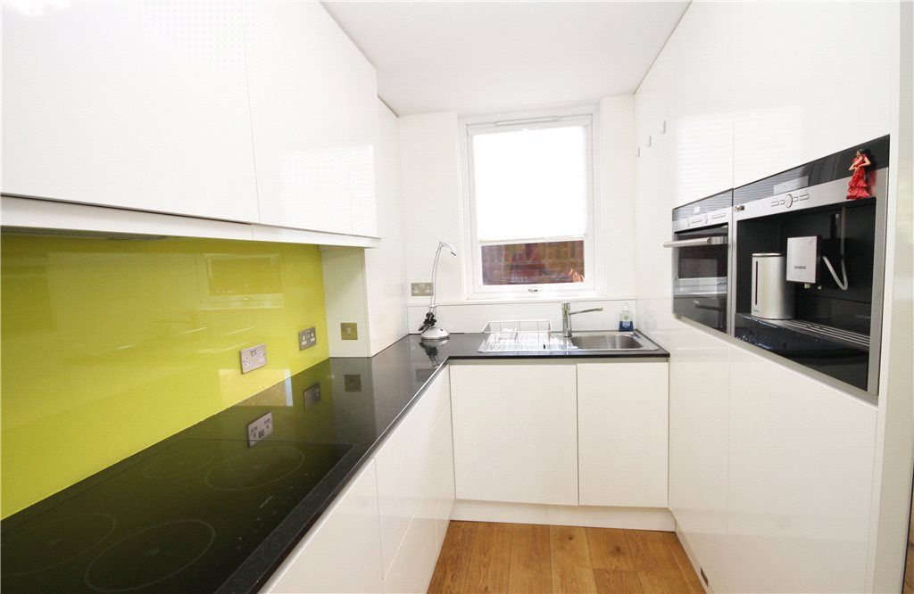 Property photo 2 of 9 Kitchen