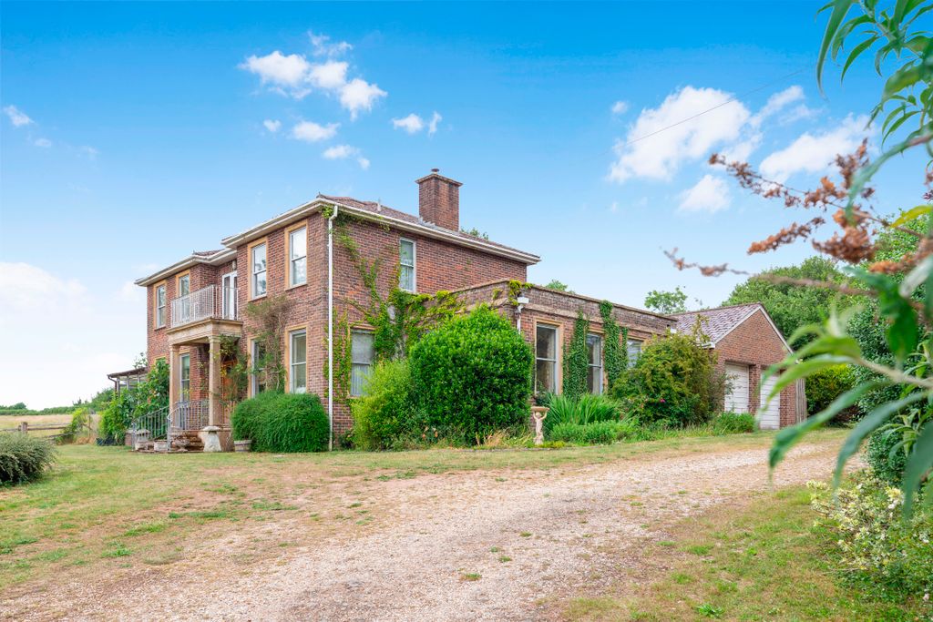 Property photo 2 of 18