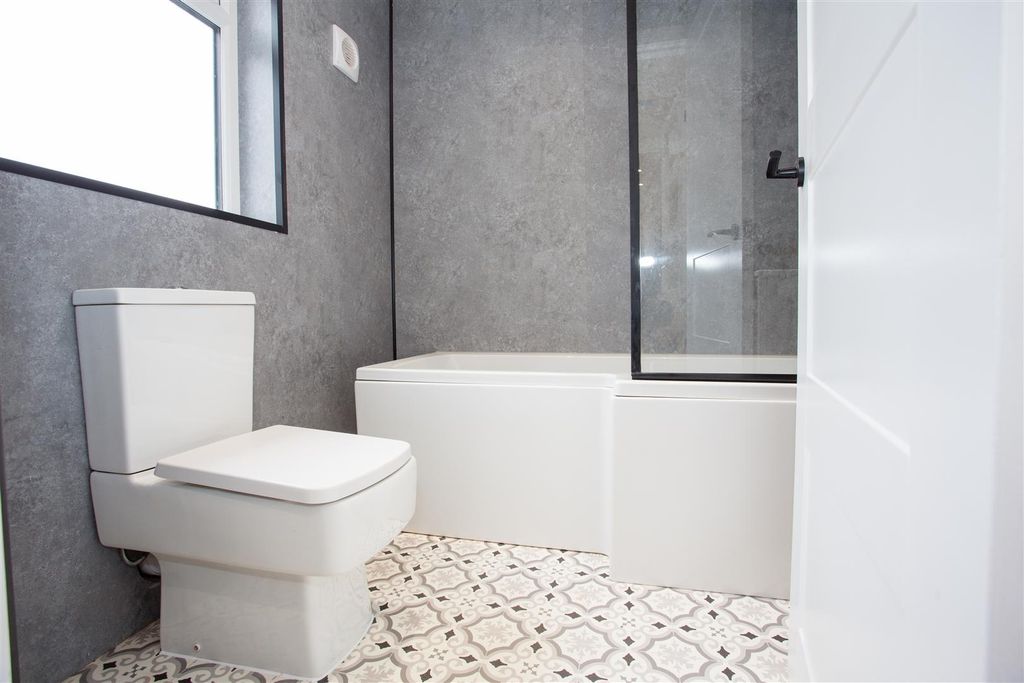Property photo 2 of 26 Bathroom