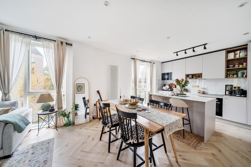 Property photo 3 of 9 Picture 3