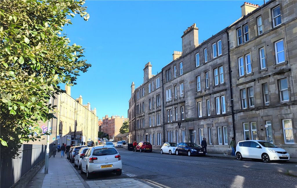 Property photo 1 of 15 Broughton Road