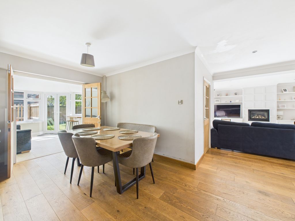Property photo 3 of 18 Dining 2