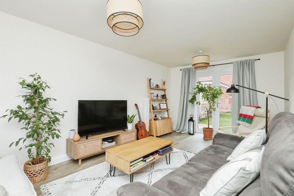 Property photo 2 of 18