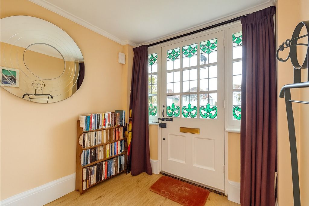 Property photo 3 of 13 4716613