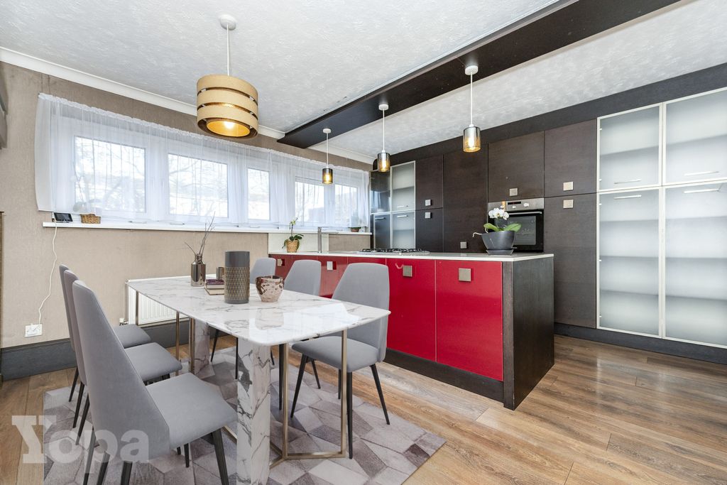 Property photo 2 of 15 Photo #2