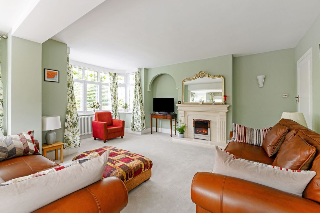 Property photo 2 of 17