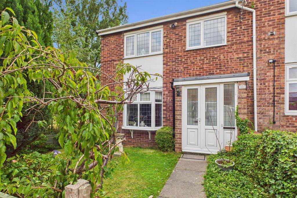 Property photo 1 of 16 External