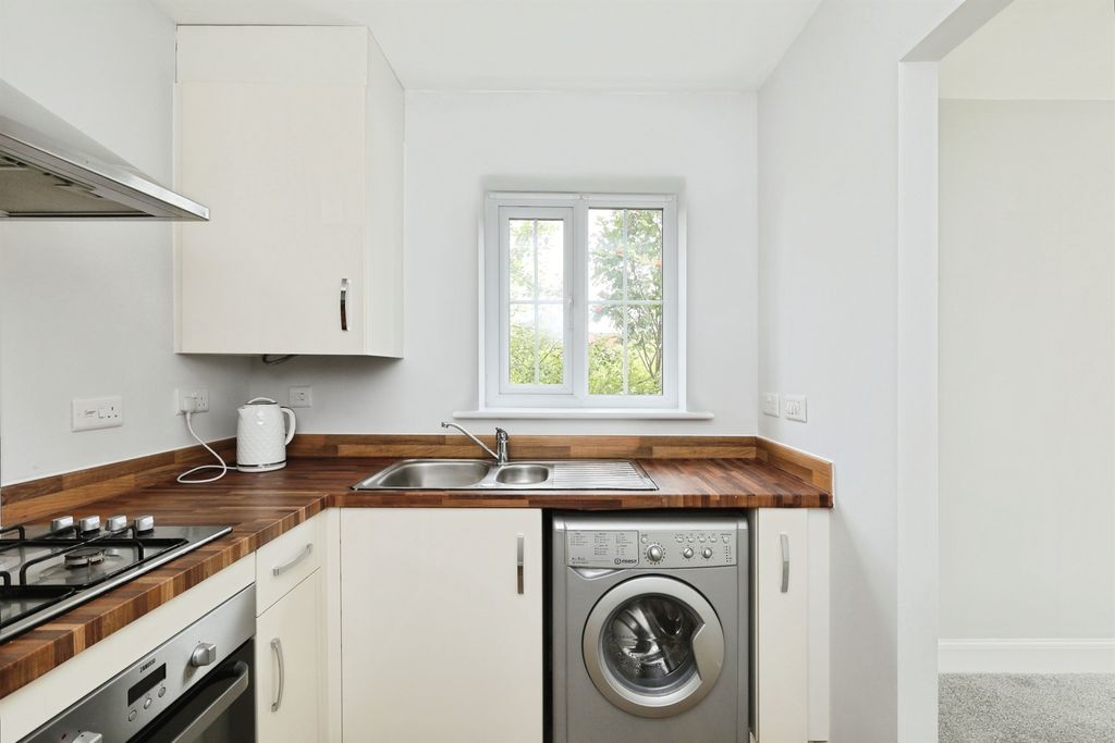 Property photo 3 of 13