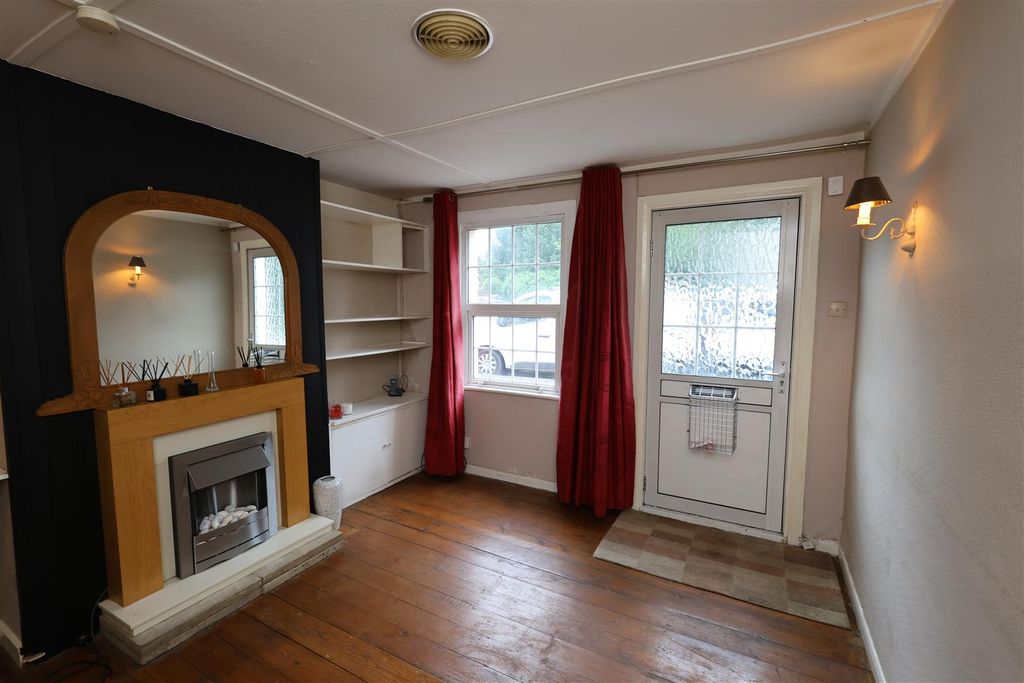 Property photo 2 of 13