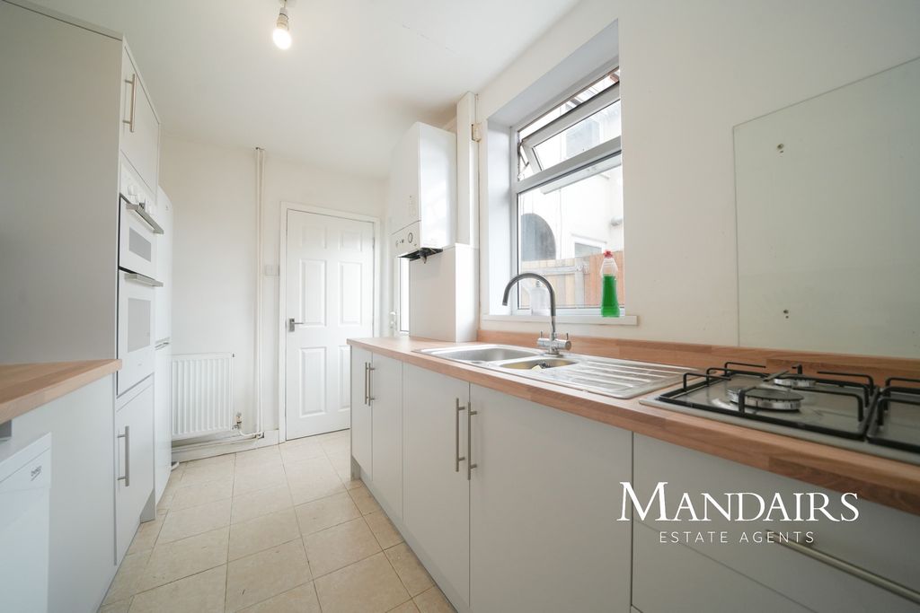 Property photo 2 of 16